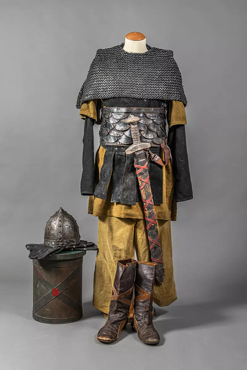 Warrior costume, XII century